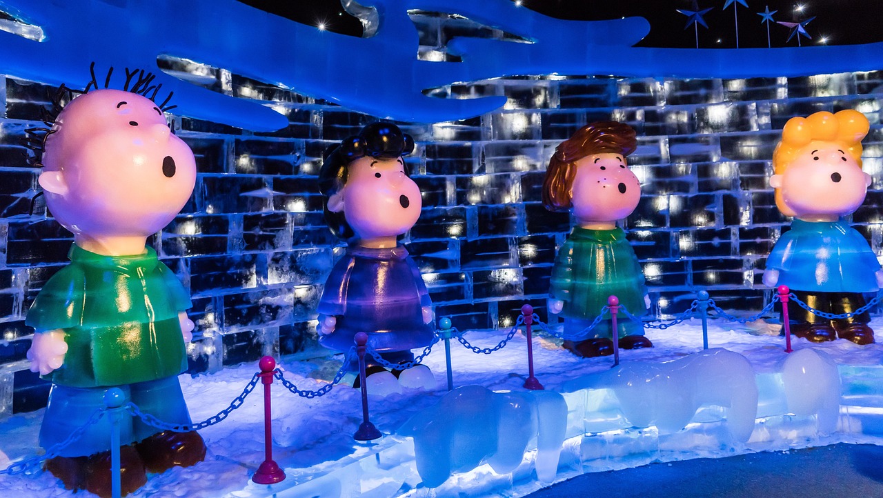 ice sculptures, gaylord palms, exhibit, charlie brown characters, singing, choir, christmas, snoopy, christmas tree, cartoon, characters, holiday, happy, xmas, cute, decoration, winter, merry, season, celebration, december, blue cartoon, blue celebrate, choir, choir, choir, choir, choir